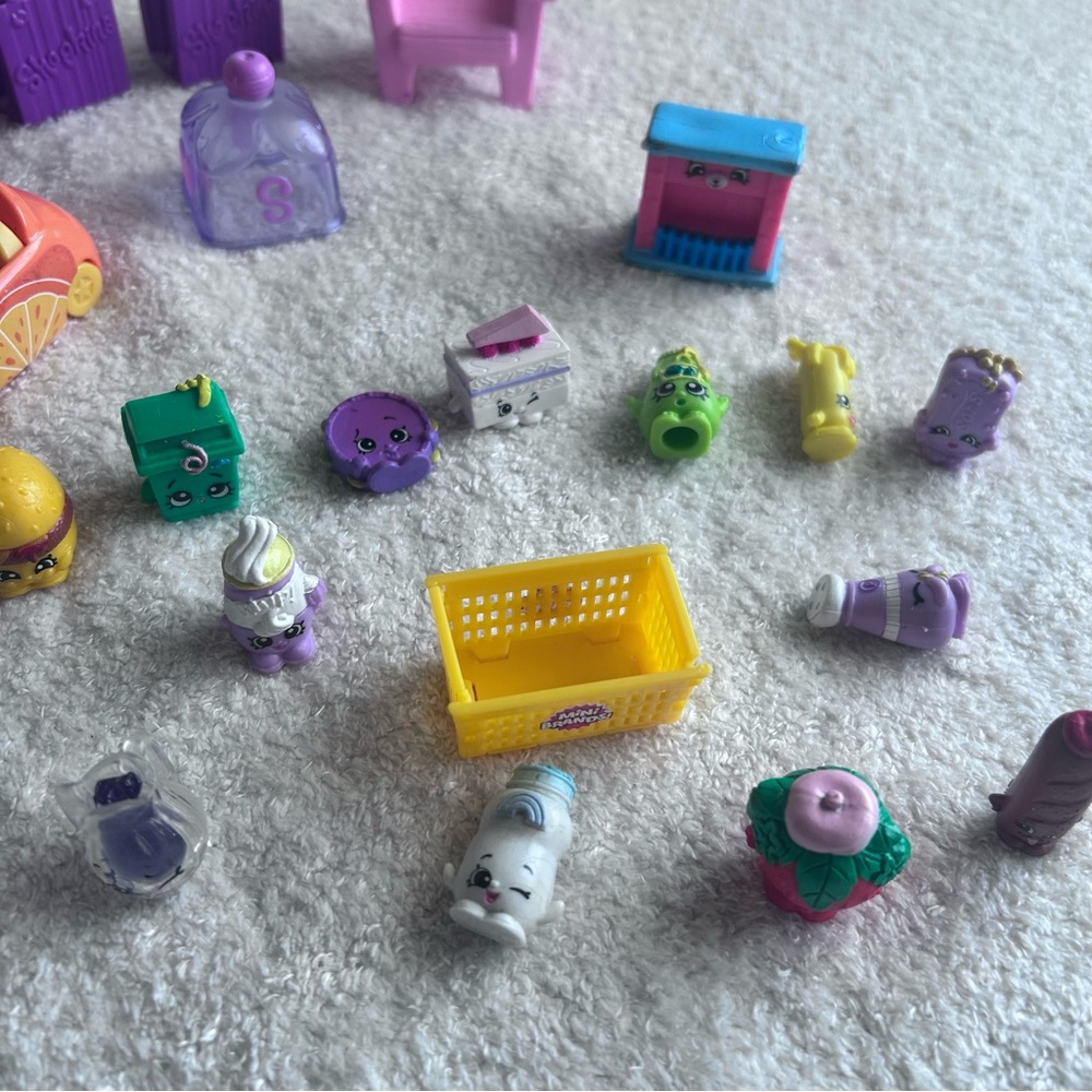Shopkins Lot - Picture 3 of 3